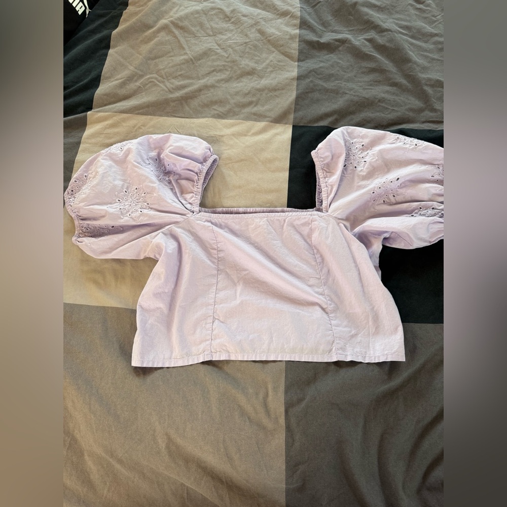 H&M sized large purple cropped blouse. - Picture 3 of 6